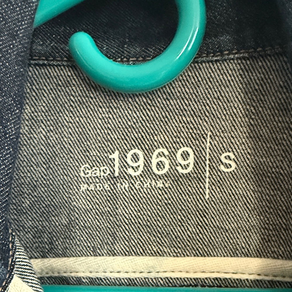 Women's Gap Denim Jacket - Picture 2 of 2